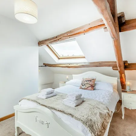 Holiday home Inglenook